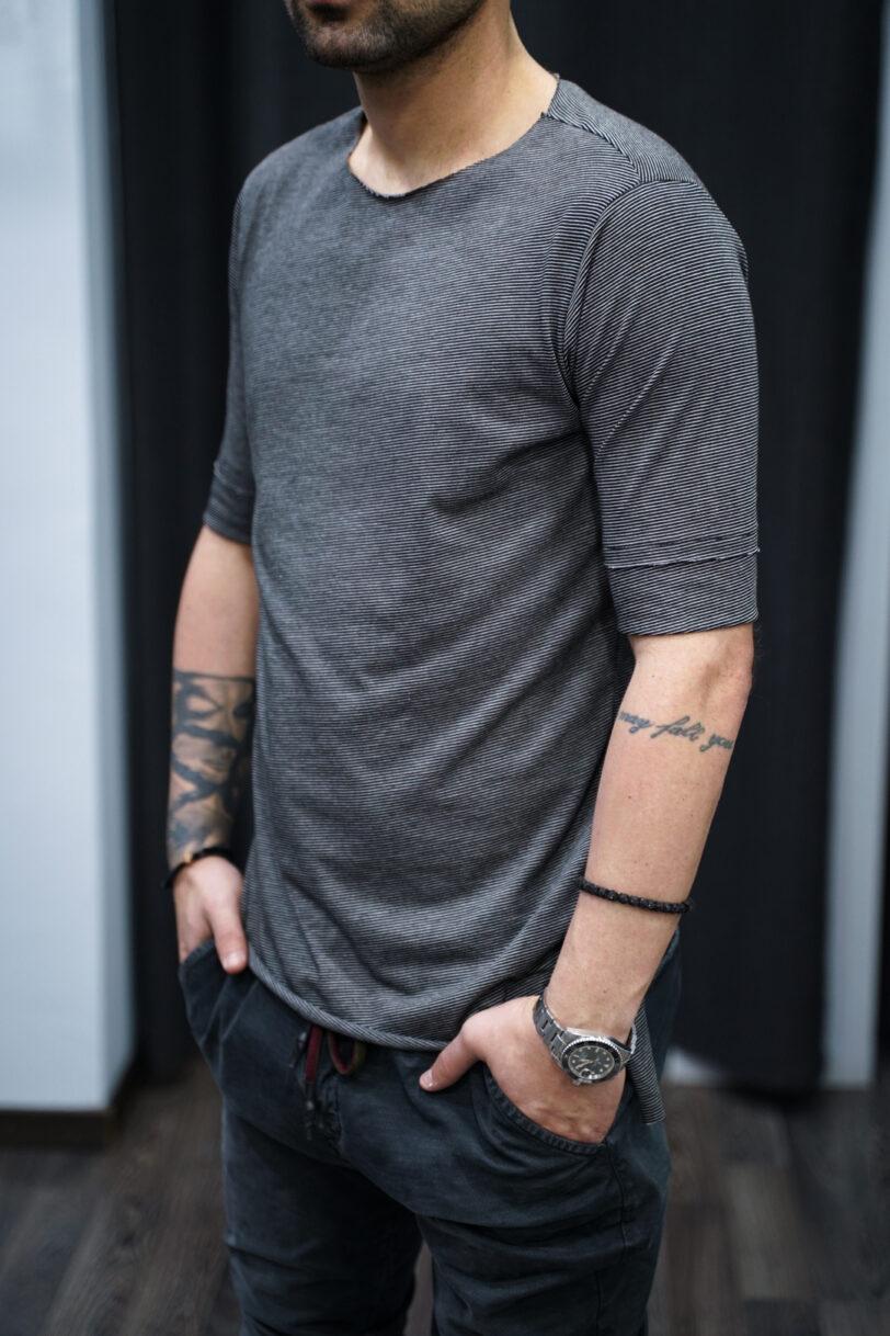BLACK TSHIRT-COLOR BLACK